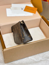 Load image into Gallery viewer, LB1585 LV Poche Toilette PM / HIGHEST QUALITY VERSION / 15×10×4.5cm