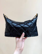 Load image into Gallery viewer, CC1502 Chanel 25S Hobo Bag / HIGHEST QUALITY VERSION / 17×26×8.5cm