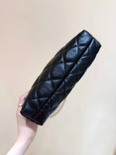 Load image into Gallery viewer, CC1502 Chanel 25S Hobo Bag / HIGHEST QUALITY VERSION / 17×26×8.5cm