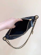 Load image into Gallery viewer, CC1502 Chanel 25S Hobo Bag / HIGHEST QUALITY VERSION / 17×26×8.5cm