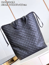 Load image into Gallery viewer, MBG049 Helmet Bag / HIGHEST QUALITY VERSION / 15 x 18.5 x 5.9 inches