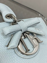 Load image into Gallery viewer, DR657 Dior Lady Dior Horizontal Bag / HIGHEST QUALITY VERSION / 22cm