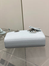 Load image into Gallery viewer, DR657 Dior Lady Dior Horizontal Bag / HIGHEST QUALITY VERSION / 22cm
