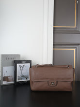 Load image into Gallery viewer, CC1695 Chanel 2026 Spring Maxi Flap Bag / L:39×25cm / M:32×20cm