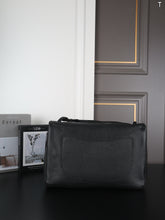 Load image into Gallery viewer, CC1503 Chanel 2026 Spring Maxi Flap Bag / L:39×25cm / M:32×20cm