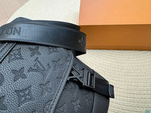 Load image into Gallery viewer, MBG071 Messenger Voyager PM / 11 x 8.6 x 4.3 inches