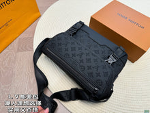 Load image into Gallery viewer, MBG071 Messenger Voyager PM / 11 x 8.6 x 4.3 inches