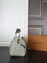 Load image into Gallery viewer, LB1592 LV Speedy Soft 30 / Olive Green Jacquard / 30×22cm