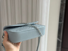 Load image into Gallery viewer, LB1024 Wallet On Chain Ivy / 9.3 x 4.7 x 1.7 inches