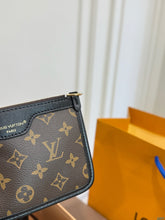 Load image into Gallery viewer, LB1597 LV Ski Tote Bag / Winter 2026 Ski Collection / 19×16cm
