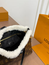 Load image into Gallery viewer, LB1598 LV Carryall BB / 2026 Winter Ski Collection / 26×17cm