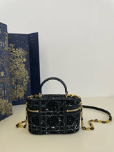 Load image into Gallery viewer, DR394 30 Montaigne Mini Vanity Case / 6.5x3x3.5inches / HIGHEST QUALITY VERSION