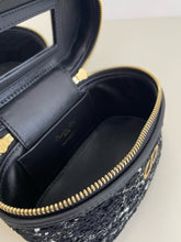 Load image into Gallery viewer, DR394 30 Montaigne Mini Vanity Case / 6.5x3x3.5inches / HIGHEST QUALITY VERSION