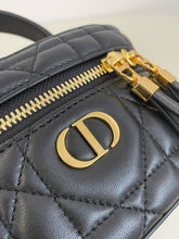 Load image into Gallery viewer, DR395 30 Montaigne Mini Vanity Case / 6.5x3x3.5inches / HIGHEST QUALITY VERSION