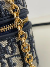 Load image into Gallery viewer, DR396 30 Montaigne Mini Vanity Case / 6.5x3x3.5inches / HIGHEST QUALITY VERSION