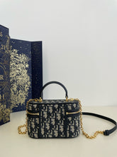 Load image into Gallery viewer, DR396 30 Montaigne Mini Vanity Case / 6.5x3x3.5inches / HIGHEST QUALITY VERSION