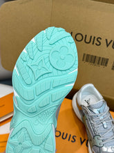Load image into Gallery viewer, SE1636 LV Olympia Sneaker / Size5-11