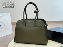 Load image into Gallery viewer, PD304 Leather top-handle Bag / 12.6x9x5.9inch