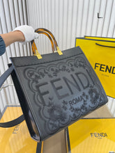 Load image into Gallery viewer, FF211 Fendi Sunshine Medium / 13.7x12.2x6.7inch