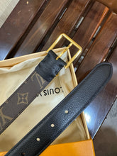 Load image into Gallery viewer, BL255 LV Flowergram 30mm Belt