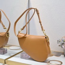 Load image into Gallery viewer, DR554 Medium Soft Saddle Bag with Strap / 9.5x8x3inches