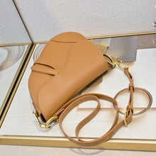 Load image into Gallery viewer, DR554 Medium Soft Saddle Bag with Strap / 9.5x8x3inches