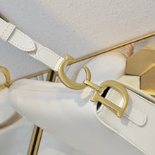 Load image into Gallery viewer, DR556 Medium Soft Saddle Bag with Strap / 9.5x8x3inches