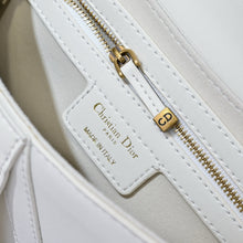 Load image into Gallery viewer, DR556 Medium Soft Saddle Bag with Strap / 9.5x8x3inches