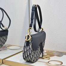 Load image into Gallery viewer, DR557 Medium Soft Saddle Bag with Strap / 9.5x8x3inches