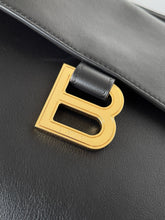 Load image into Gallery viewer, BCG059 Women's Hourglass Soft Medium Handbag / 15.3x9.8x5.9inch / HIGHEST QUALITY VERSION