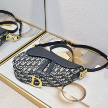 Load image into Gallery viewer, DR557 Medium Soft Saddle Bag with Strap / 9.5x8x3inches