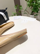 Load image into Gallery viewer, SE1773 Chanel 26P Spring/Summer Classic Large CC Bow Mules / Lambskin / Sizes 35–40