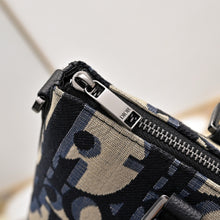 Load image into Gallery viewer, DR524 Weekender 25 / 12 x 7 x 4.5 inches