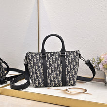 Load image into Gallery viewer, DR524 Weekender 25 / 12 x 7 x 4.5 inches