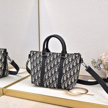 Load image into Gallery viewer, DR525 Weekender 25 / 12 x 7 x 4.5 inches