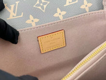 Load image into Gallery viewer, LB1039 Pochette Métis East West / HIGHEST QUALITY VERSION / 8.5 x 5.3 x 2.4 inches