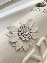 Load image into Gallery viewer, VLTN083 LOCÒ SHOULDER BAG WITH APPLIQUE FLOWERS / W10.6xH5.1xD2.3 in