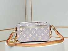 Load image into Gallery viewer, LB1039 Pochette Métis East West / HIGHEST QUALITY VERSION / 8.5 x 5.3 x 2.4 inches