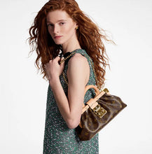 Load image into Gallery viewer, LB779 Monogram Clutch / HIGHEST QUALITY VERSION