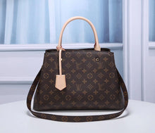 Load image into Gallery viewer, LB144 BB Size:11.4x7.9x5.1inch Medium Size:13x9.1x5.9inch