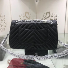 Load image into Gallery viewer, CC115 Small: 6.1x10x2.6inch Mediun: 7.7x11x3inch