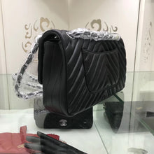 Load image into Gallery viewer, CC115 Small: 6.1x10x2.6inch Mediun: 7.7x11x3inch