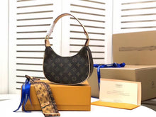 Load image into Gallery viewer, LB157 8.7x5.1x2.8inch(Including silk scarves.)