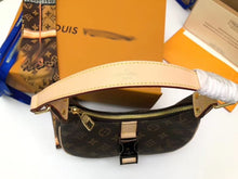 Load image into Gallery viewer, LB157 8.7x5.1x2.8inch(Including silk scarves.)