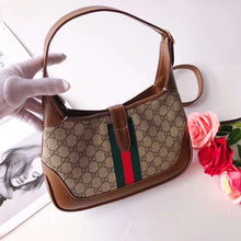 Load image into Gallery viewer, GC129 11x7.5x1.8inch