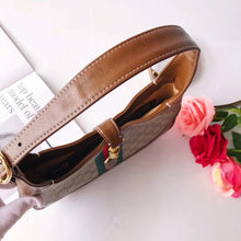 Load image into Gallery viewer, GC129 11x7.5x1.8inch