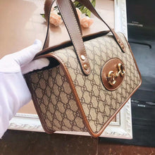 Load image into Gallery viewer, GC098 10.83x6.89x4.33 inch