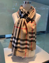 Load image into Gallery viewer, CLTH011 70%wool,30%Pure Silk 200x110cm