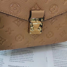 Load image into Gallery viewer, LB171 9.8x7.5x2.8 inch