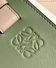 Load image into Gallery viewer, LWE008 HIGHEST QUALITY VERSION Small:11.4x5.5x10.2inch Medium:13.8x6.7x12.6inch